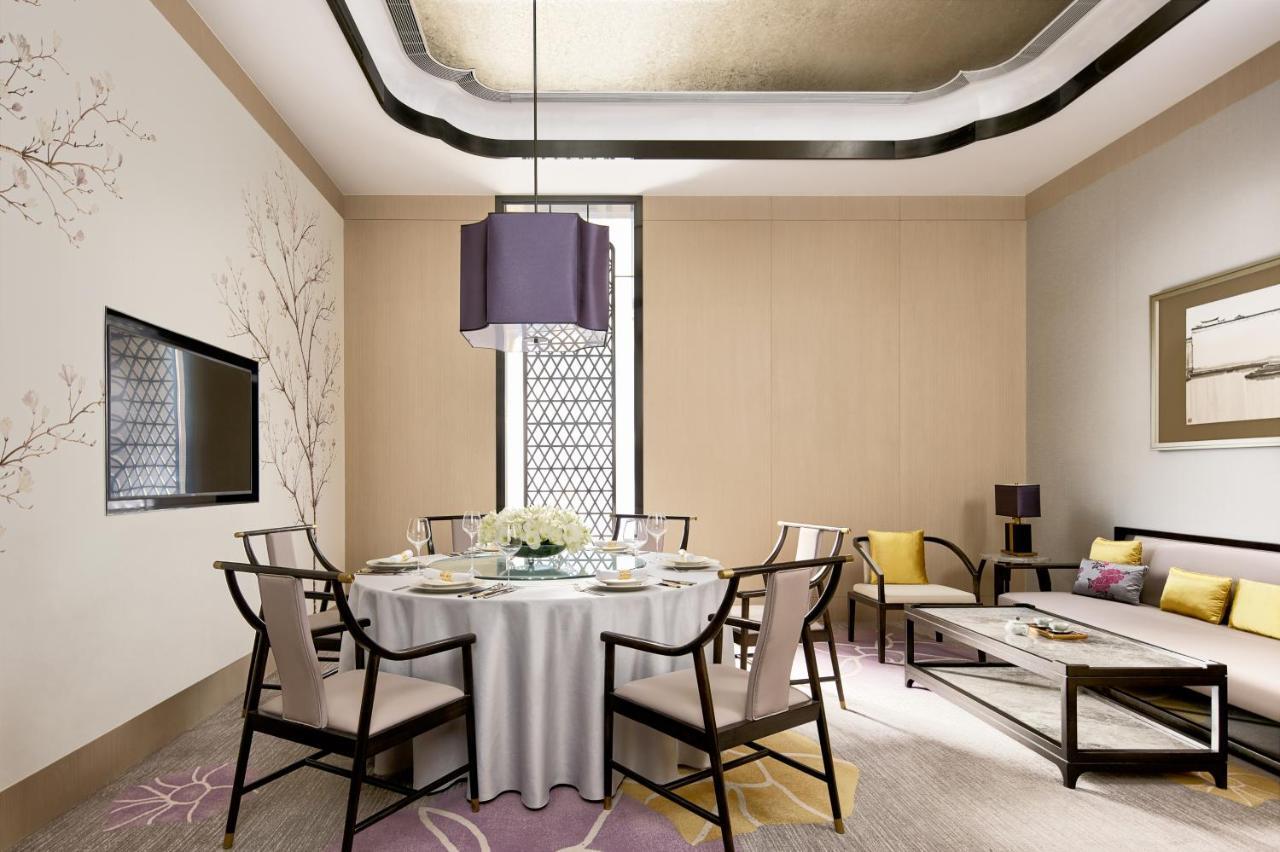 Cordis, Beijing Capital Airport By Langham Hospitality Group Hotel Shunyi ภายนอก รูปภาพ A private dining room at the restaurant